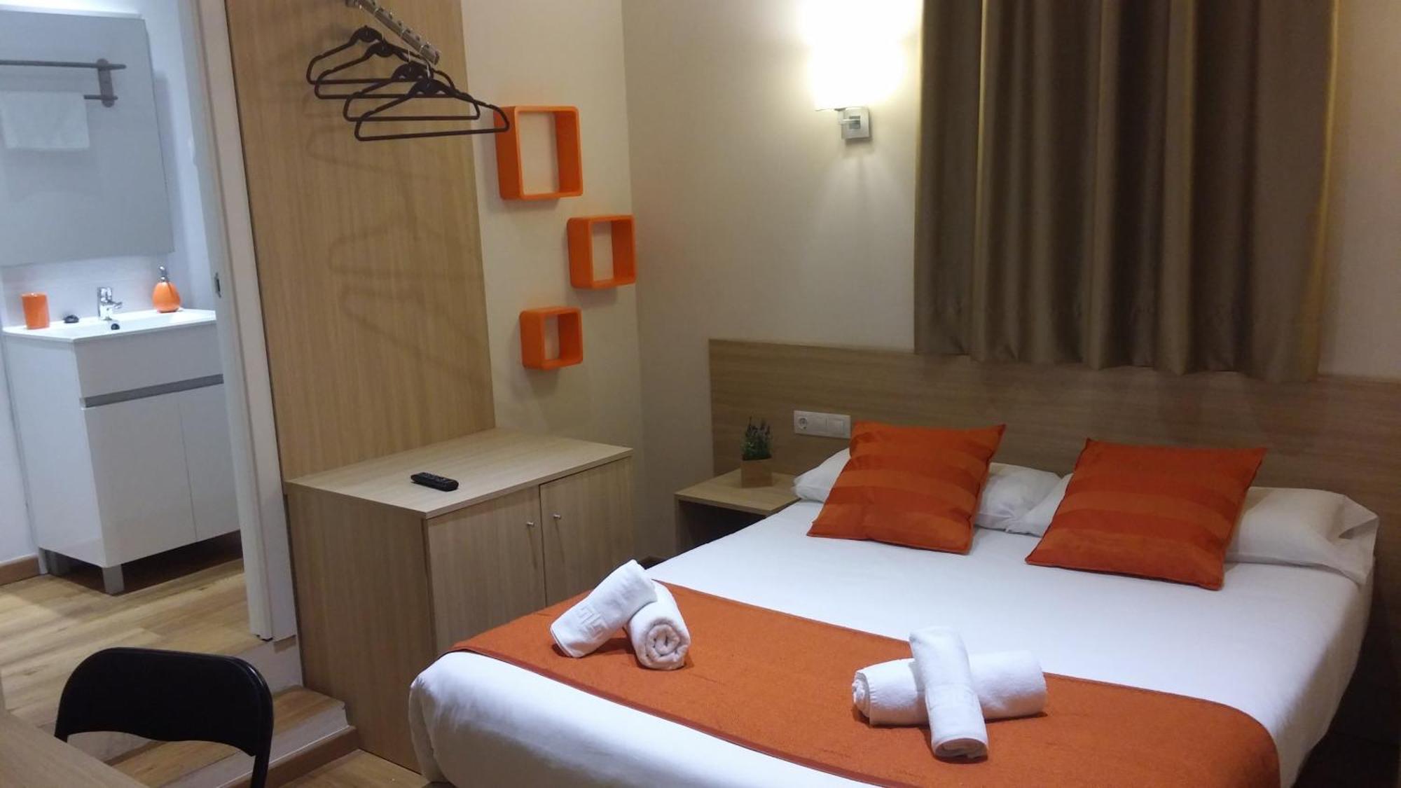 Hostal Barcelona Travel — Photos 3